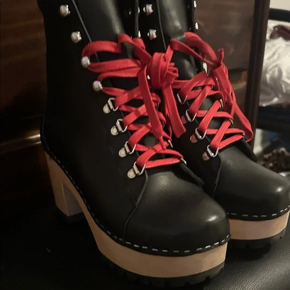 Swedish Hasbeens Red Lace-Up Women's Boots. Size 37. - Picture 2 of 8